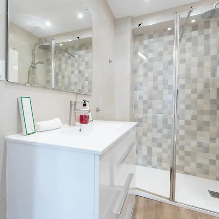 Ct 379 - Faro's Citycenter - Cosy At Capuchinos For 2 Apartment Malaga